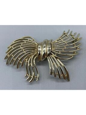 Elegant Vintage Gold Tone Signed BSK Ribbon Bow Pin Brooch